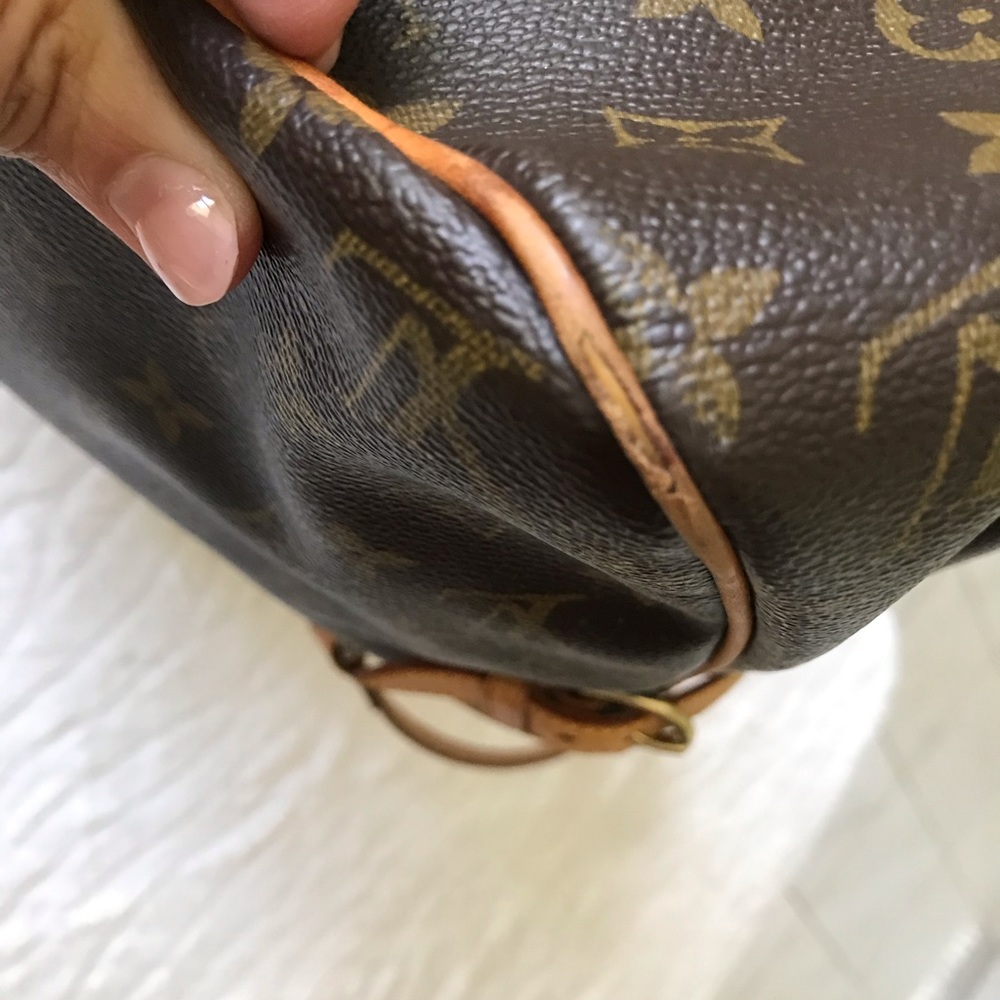 Louis Vuitton - Picture 14 of 15